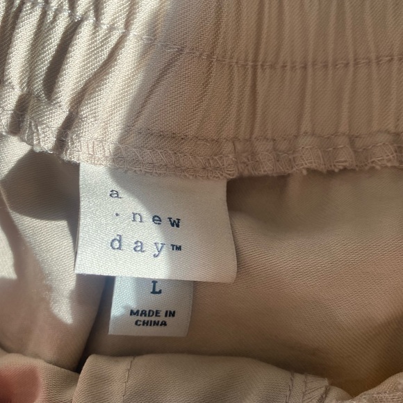 High Rise Tapered Ankle Pull On Pants - Picture 6 of 9